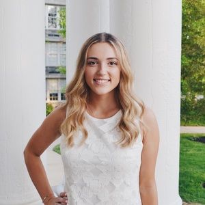 Meet your Posher, Maura